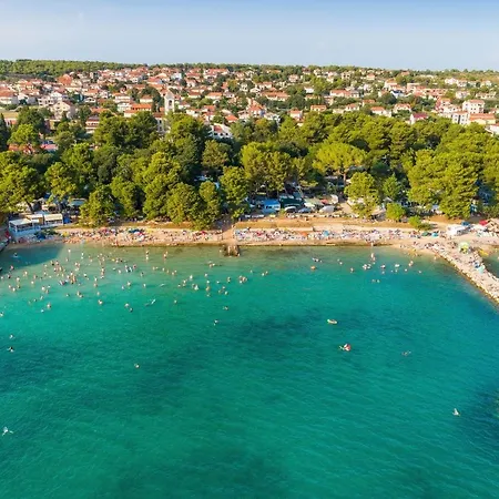 16759b * Sveti Filip i Jakov